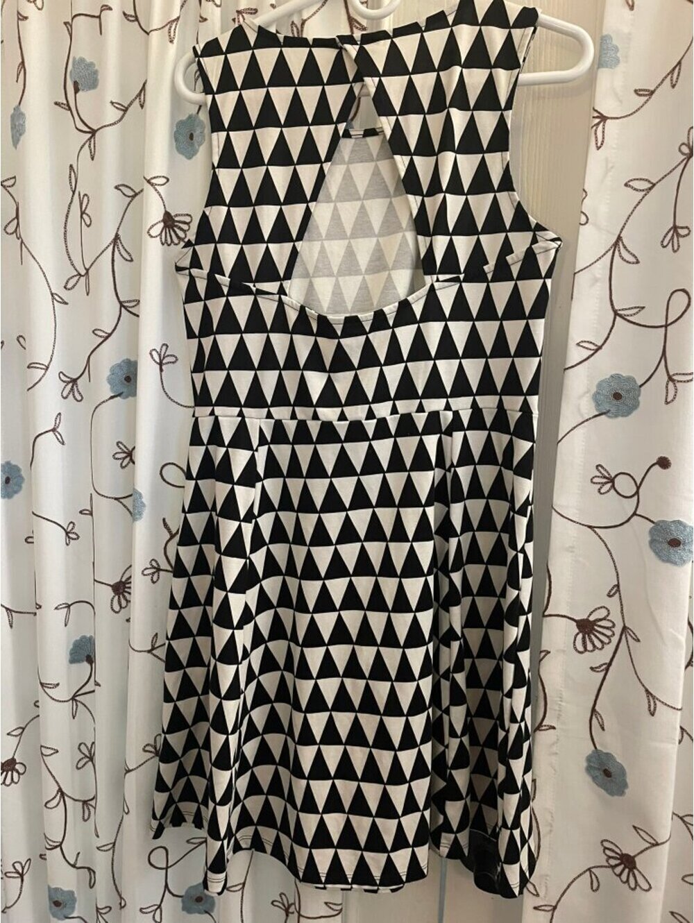 NWOT | H&M | L | Black & White Geometric Sleeveless Fit & Flare Dress - Picture 4 of 7